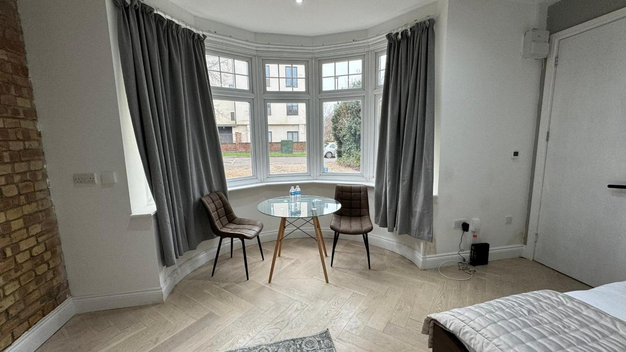 هارو London Studios And Suites المظهر الخارجي الصورة